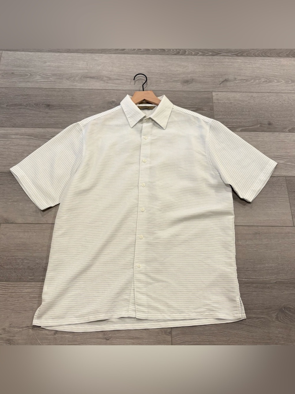 AXIST Men's Short-Sleeve Button-Up Shirt White/Light Blue Design. Size L